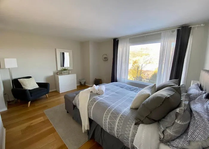 Mountain View Fully Renovated 6-8 People Condo
