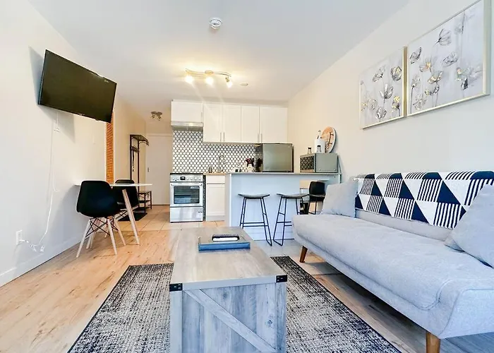 The Alpine Nest - 3 Beds - 4 Guests - Free Parking - Pool